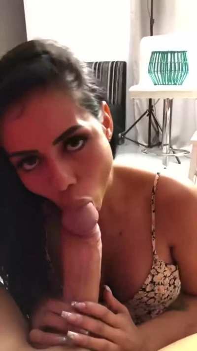 How many licks to the center?