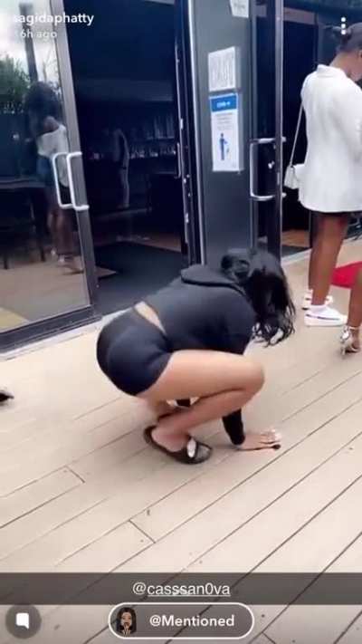 😮
