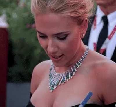 Finding myself falling for Mommy Scarlett more and more every day, should I message and confess it to her? If you can be her, kik ThatsOneBigTwinkie
