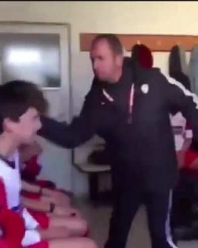 o değilde ne güzel yapistiriyor aq keske banada öyle vursa 🙄👌🏻