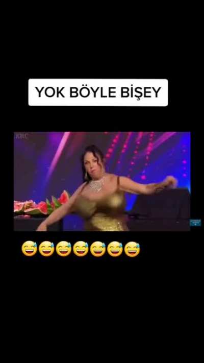 Abla malı masaya koyar etraf felç