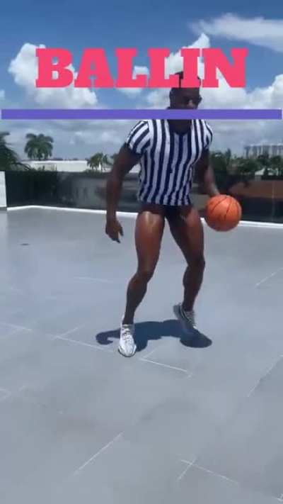 Is this the baby playin basketball 😳???