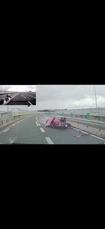 Silvia S15 loses control and crashes. 
