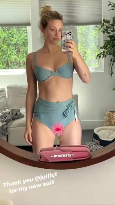 Lili Reinhart
