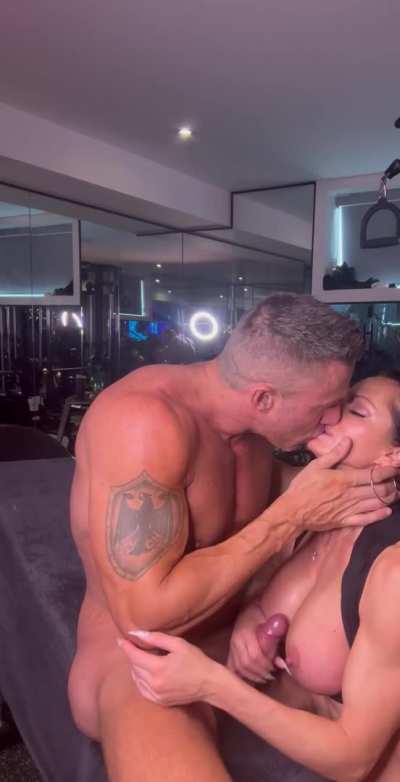 Sucking to kissing to sucki<wbr>ng…😁😉