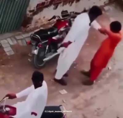 Kind theives spotted in pakistan
