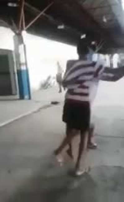 olm her bu videoyu izlediğimde aklıma 'adam öldü mınagoyayım' geliyo