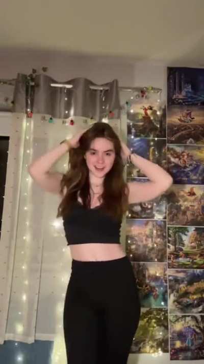 Laura_anne_tiktok - Video #9381
