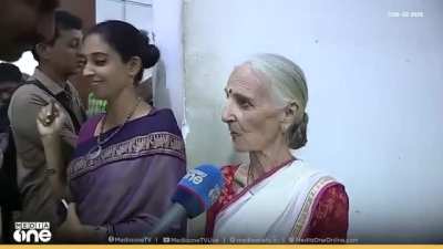 ' കുറച്ചു കുറച്ചു മലയാളം സംസാരിക്കും ... ഗുരുവായൂർ ഈസ് വണ്ടർഫുൾ... ' ; ബ്രിട്ടനിൽ നിന്നും ഇന്ത്യയിൽ എത്തി കേരളത്തിൽ സ്ഥിരതാമസമാക്കിയ പെപിത സേത്തിന് ഇന്ത്യൻ പൗരത്വം. തൃശൂർ കലക്ടർ അർജുൻ പാണ്ഡ്യനിൽ നിന്നും പൗരത്വ സർട്ടിഫിക്കറ്റ് കൈപ്പറ്റി