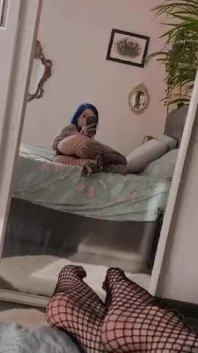 A little 🍑🥺