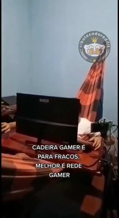 Gaming chair? Gamin hammock!