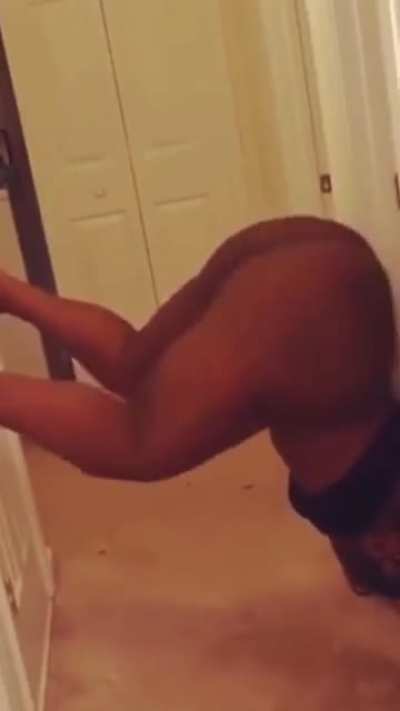 Throwing That Ass In The Air 🍑🤤😻😍❤<wbr>️