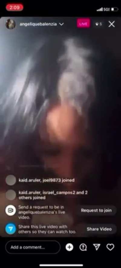 She sucking a small dick lmao
