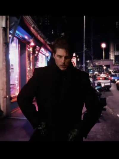 Tom Cruise Walking 