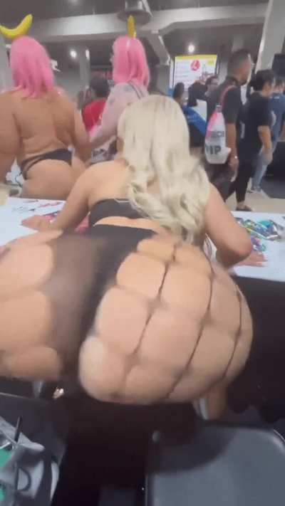 Shake That 🍑