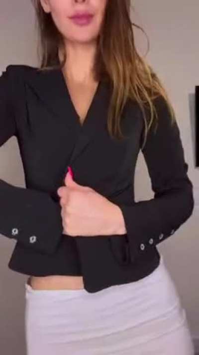 I want to find a guy to play with my tits all day long