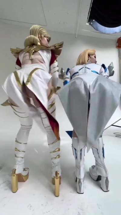 Emma Frosts Shaking Booties (MelamoriNyan & Lada_lyumosCOS)