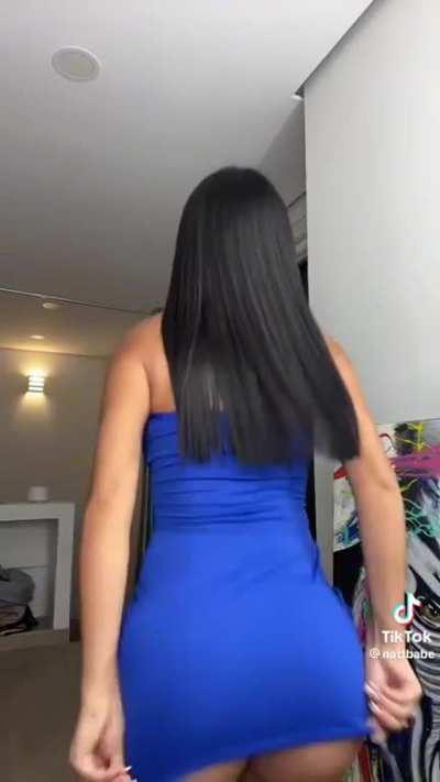 Love when they dress like this 