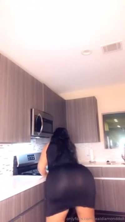 Take ‘em off and shake that ass 😚