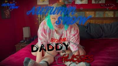 **Trailer** BBW Couple Autumn Snow and Daddyinglasses Daytime Fuck/Facial 001 Somedays you just open all the curtains and don't care if someone might see. We had a fun time filming in the natural sunlight Blowjob, Reverse Cowgirl, Cowgirl and a great faci