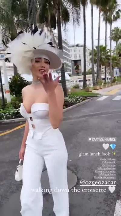 Özge Özacar