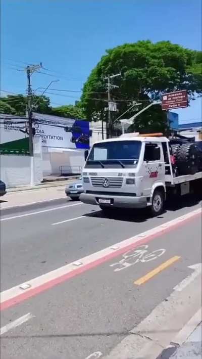 What is Jonkler doing with the Manmobile? 