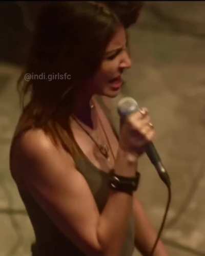 Anushka Sharma bouncing around her mangoes!