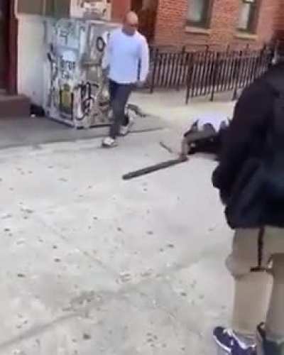 Palo vs. baguette.