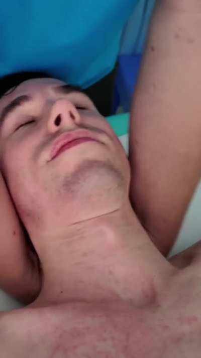 oddly arousing back/neck cracking 🤩