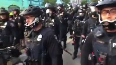 Seattle SPD pink umbrella incident (2 days ago) walked through by the streamer as it happened.
