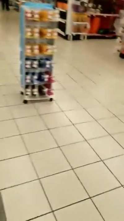 Racist MC Karen demands that Asian employees, speaking to one other in their own language, only speak English in her presence