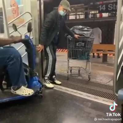 Welcome to NYC lol (Sound on)