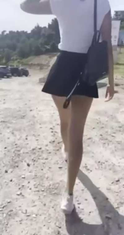 Do u like when girls wearing no panties in public