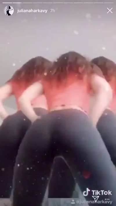 Thank god Juliana Harkavy is on tiktok 😍🍑
