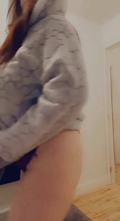 follow this sexy bae on Instagram @missy_dolly_