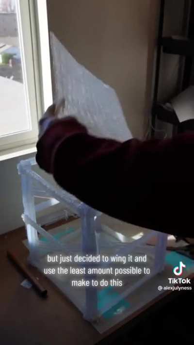 Sitting down tool made by warm sticky-dispensing device