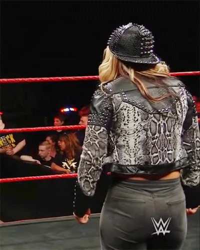 Sexy Huge Ass In Black Jeans 😍😍😍 😛😛😛 🤤🤤🤤