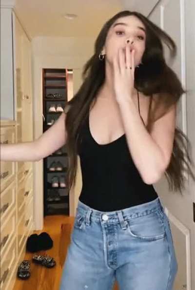 Hailee has a bad idea