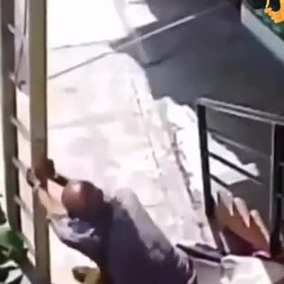 O veio puto com o cara que anda ele não, direitos iguais ?