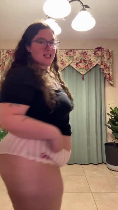 You eat, fuck or creampie my big booty.. you choose.