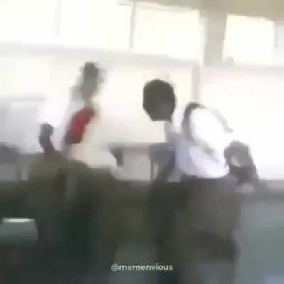 meo' golpe que le dio