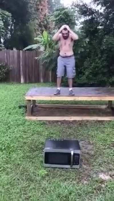 10/10 to the cameraman for keep filming