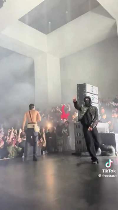 performing LVsandals at the gucci after show with Fakemink and rico ace