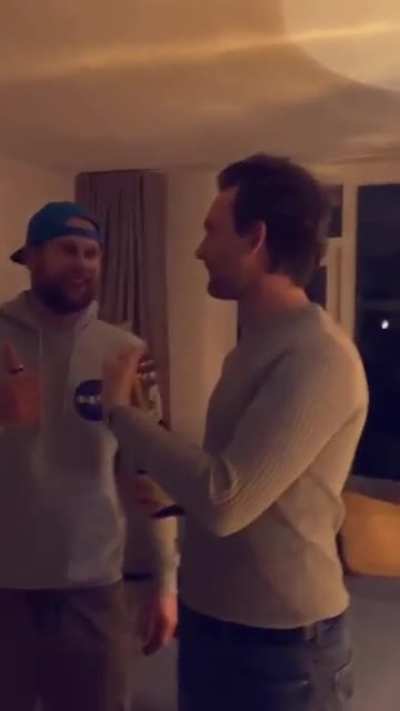 🍾