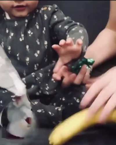 giving a banana as a present 🎁