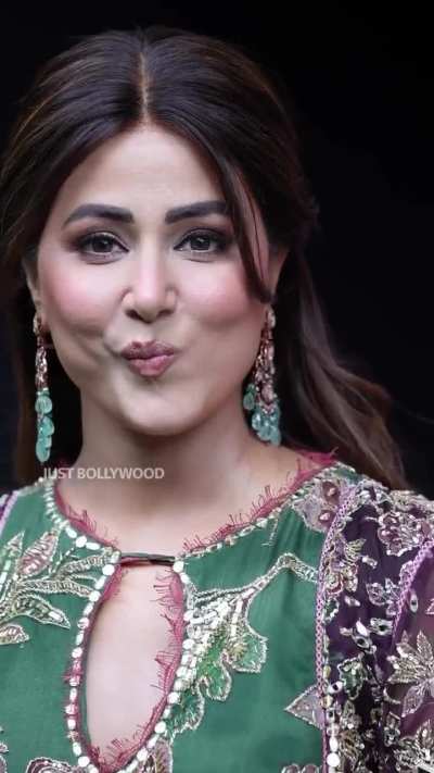 So hott 🔥 Hina Mommy