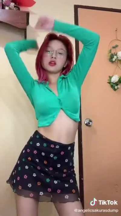 Sexy little thing 🥵🔥🔥🔥