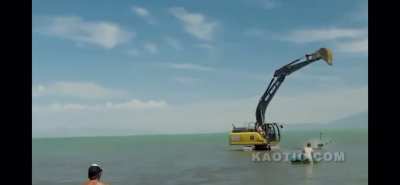 Imbecile uses an excavator as a giant swing while the operator spins it around.