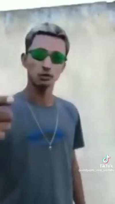 Canta muito