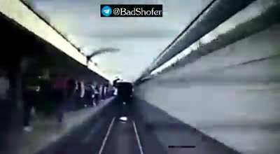 Moscow, st. m. Borovitskaya, alive, heel fracture